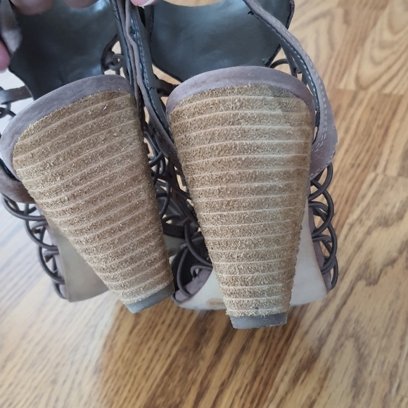 Vince Camuto Ankle Cage Heel Sandals Womens 9M Leather Neutral Tan Peep Toe - Picture 6 of 13